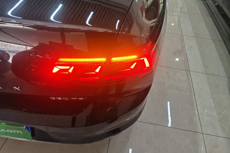 Used Volkswagen Magotan 2020 330TSI DSG Leading Model Right Rear Taillight