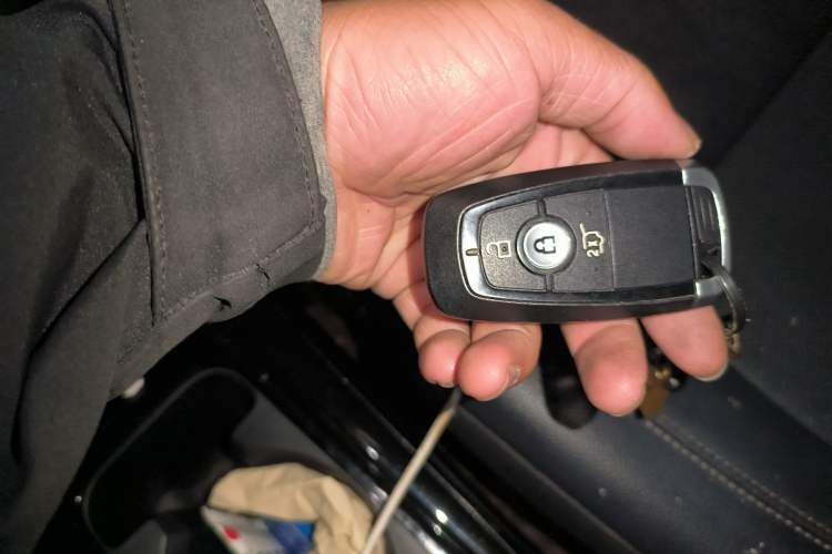 Used Ford Explorer 2020 EcoBoost 285 4x4 Titanium Edition 6 Seats