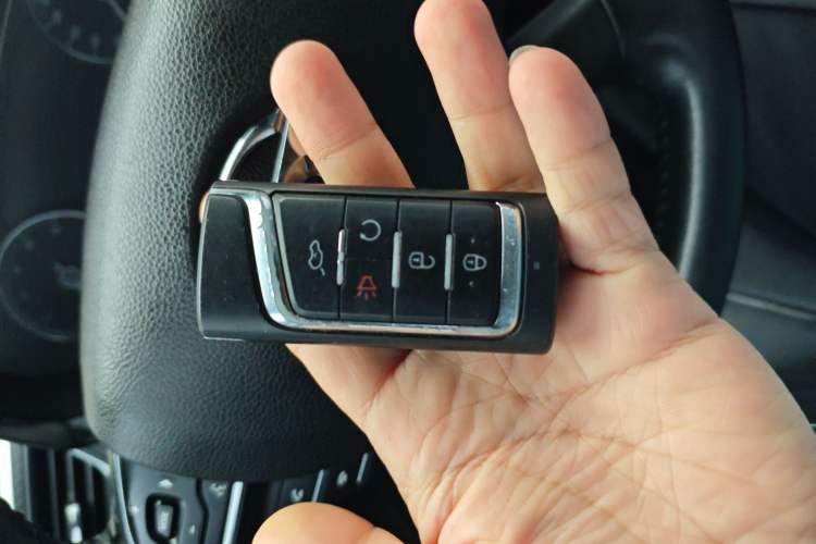 Used GAC Trumpchi GS7 2017 320T Two-Wheel-Drive Luxury Model
