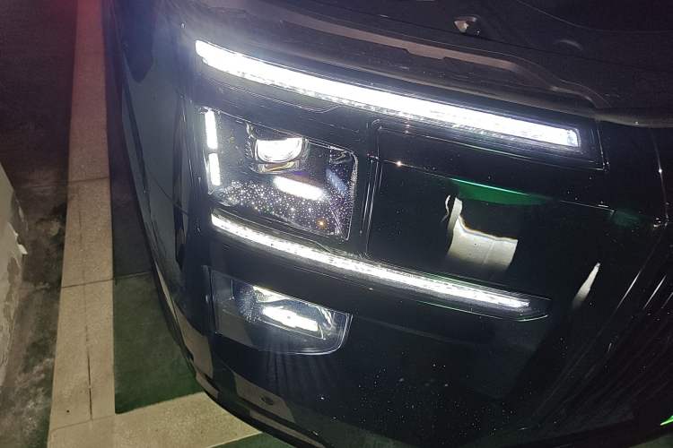 Used Zeekr 9X 2025 Hyper Edition Right Front Headlight