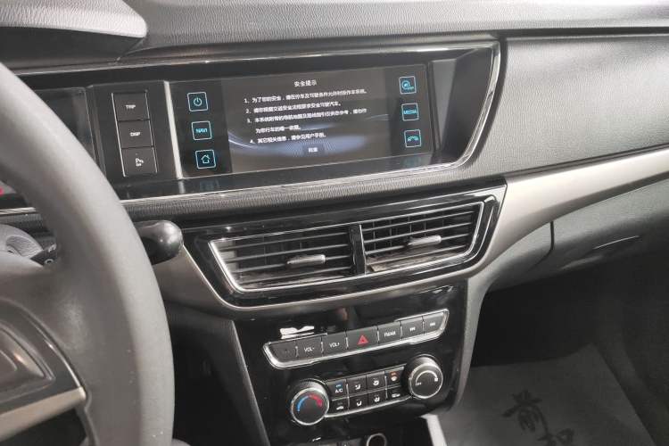 Used CHANGAN KAICHENG Oushang A600 2016 1.5L Manual Luxury 6-Seater Audio And AC Panel