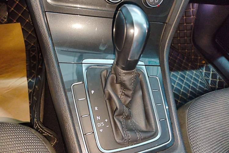 Used Volkswagen Golf 2019 1.6L Automatic Comfort Model China V Standard
