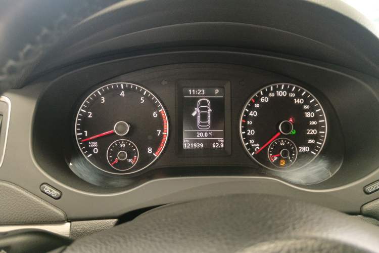 Used Volkswagen Sagitar 2014 Revised Version 1.4TSI Automatic Luxury Edition