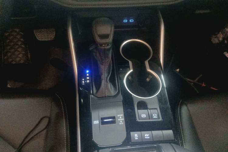 Used Toyota Crown Kluger 2021 2.5L HEV Two-Wheel Drive Elite Edition Gear Lever