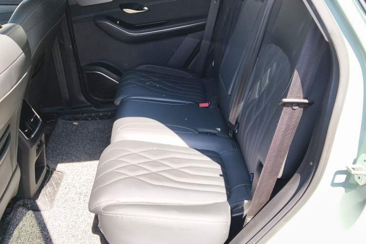 Used JETOUR Shanhai L9 2024 1.5TD 2DHT Max 7-Seater