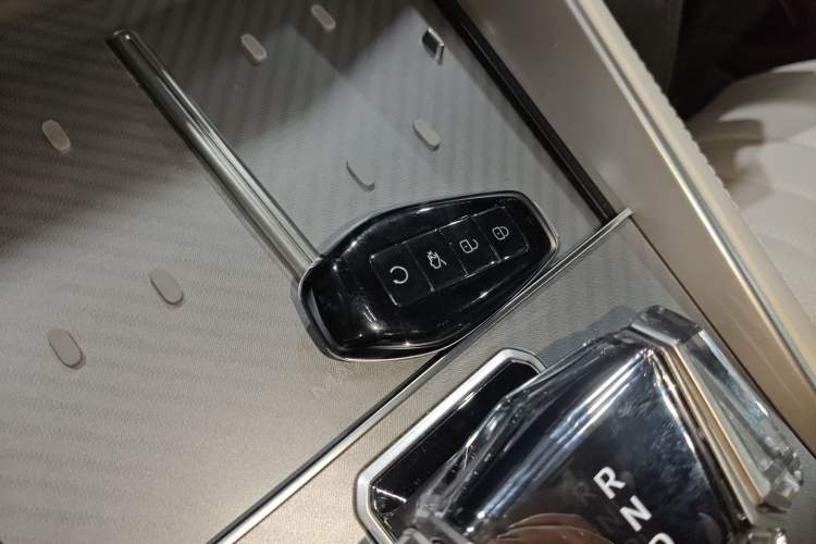 Used Denza Z9GT 2024 1100 Four-Wheel Drive Max Edition Vehicle Key