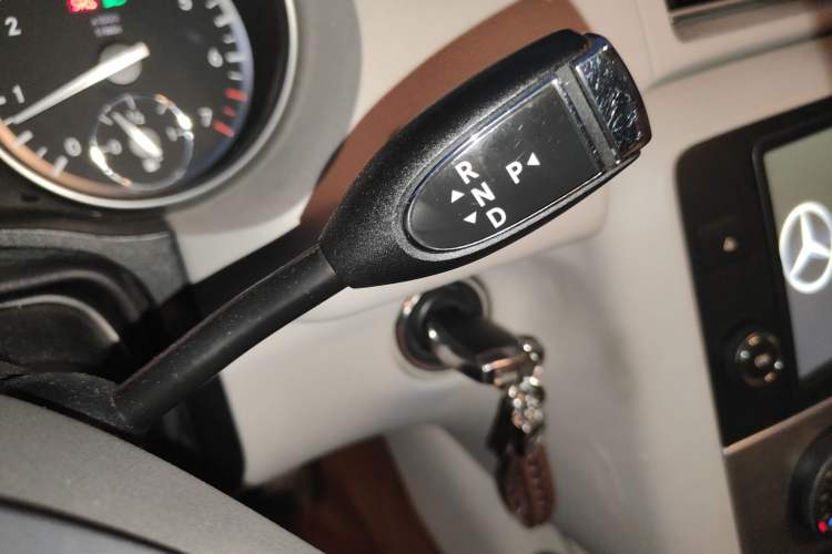 Used Mercedes-Benz R-Class 2014 R 320 4MATIC Business Model
