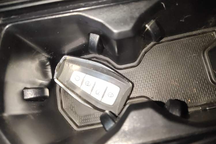 Used Geely Auto Monjaro L 2024 2.0TD High-Power Automatic Two-Wheel Drive Yunqi Version
