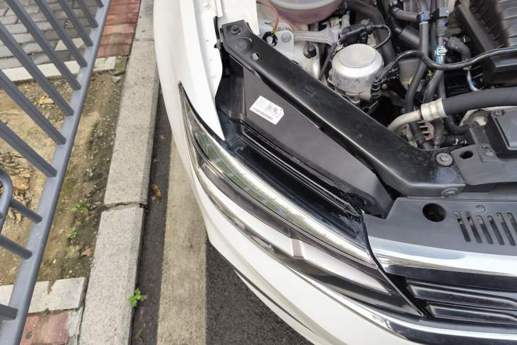 Used Volkswagen Lamando 2019 230TSI DSG Fashion Edition China V Standard Right Front Headlight