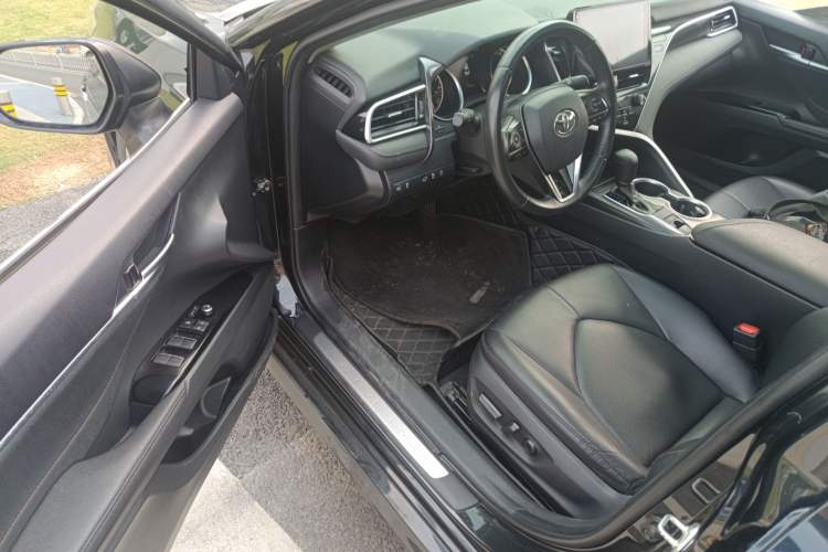 Used Toyota Camry 2021 2.0G Luxury Edition Driver Seat