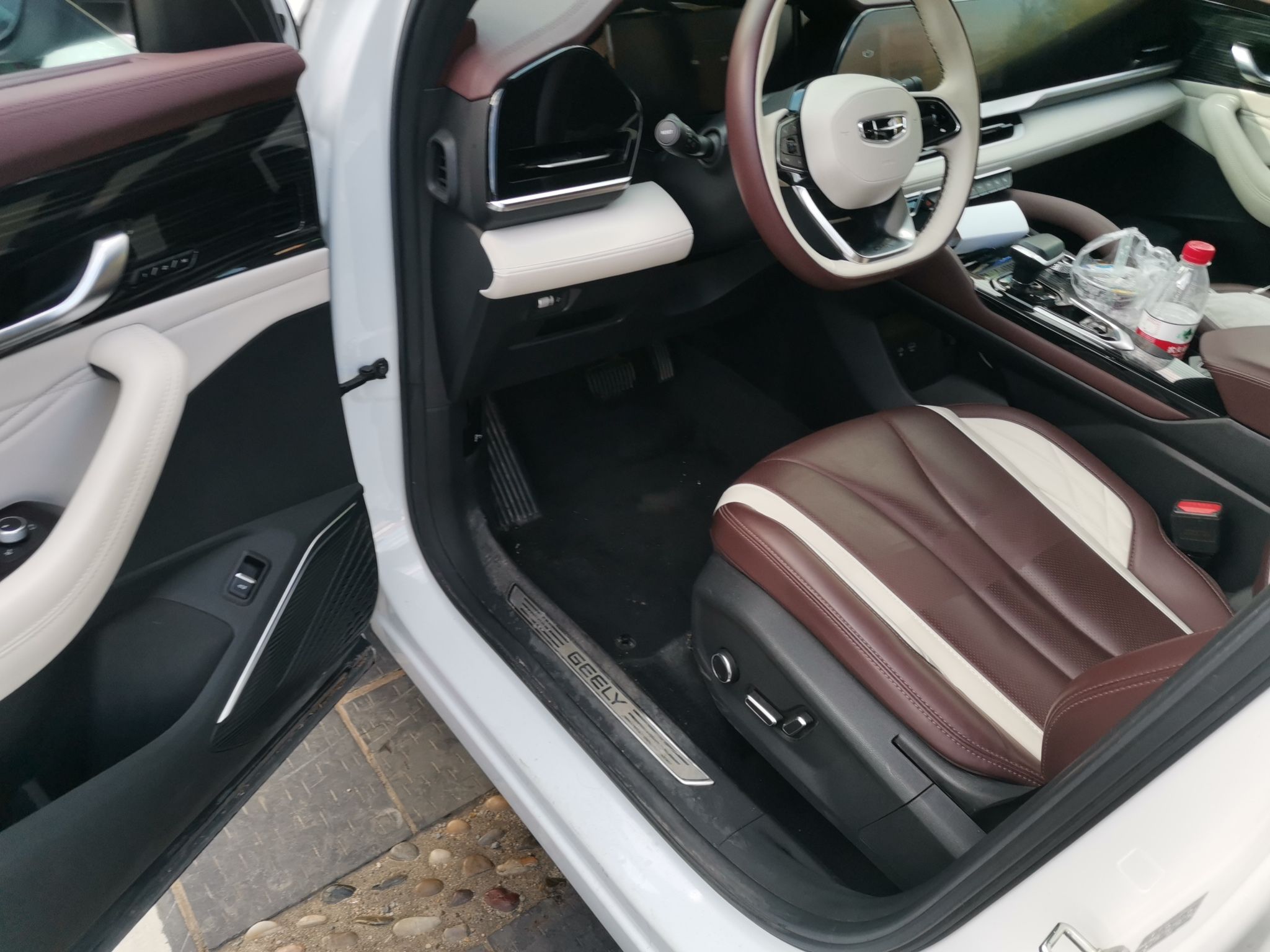 Geely Auto Monjaro L 2021 2.0TD DCT EVO Two-Wheel Drive Prestige Version — снимка 16