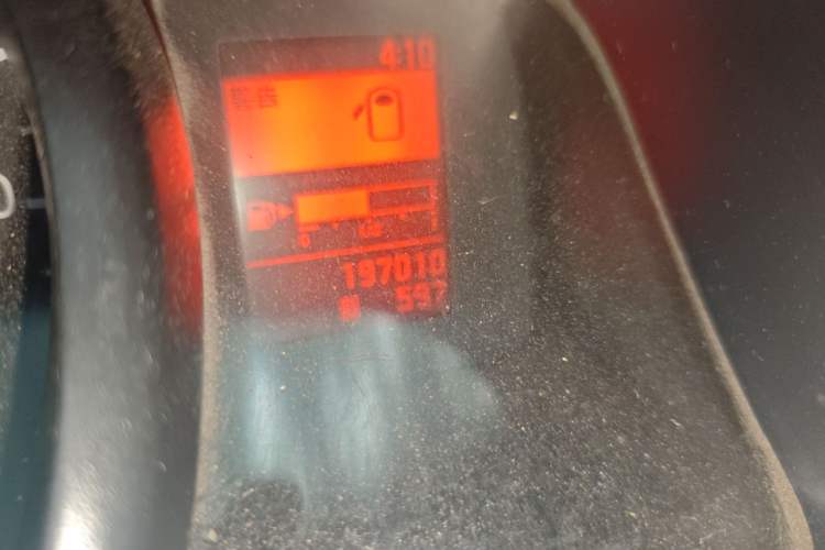 Used Nissan NV200 2012 1.6L 232 Seats Luxury Version
