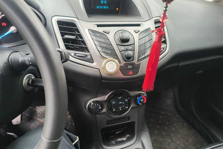 Used Ford Fiesta 2013 Sedan 1.5L Manual Fashion Edition Audio And AC Panel