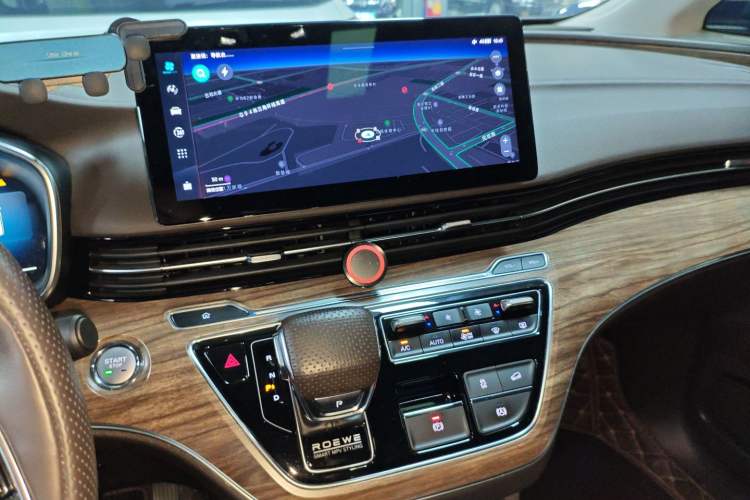 Used Roewe iMAX8 New Energy 2022 First-Class Platinum Edition Audio And AC Panel