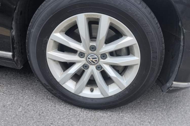 Used Volkswagen Magotan 2018 280TSI DSG Enjoyment Model Right Front Wheel Hub