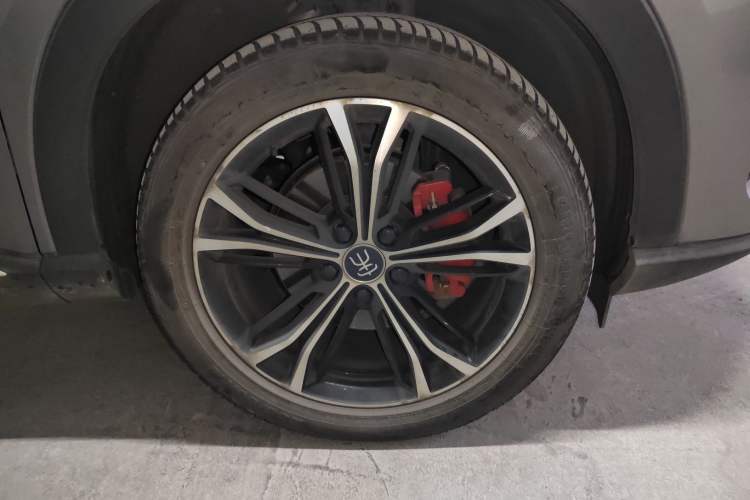 Used BYD Song PLUS 2020 1.5T Automatic Prestige Version Right Front Wheel Hub