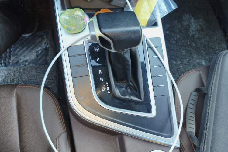 Used FORTHING Joyear X5 2017 Enjoy Series 1.6L CVT Luxury Model
