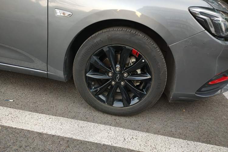 Used Chevrolet Monza 2020 Light Hybrid Redline 320T Dual-Clutch Joyful Edition
