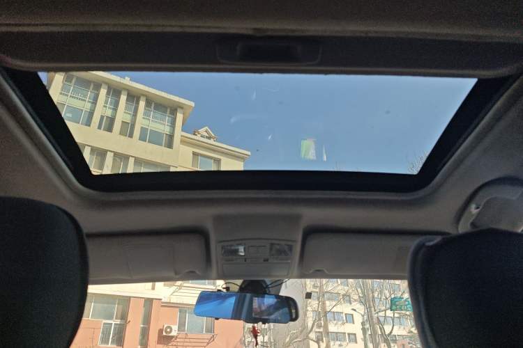 Used Bestune X80 2013 2.0L automatic comfort version Headliner