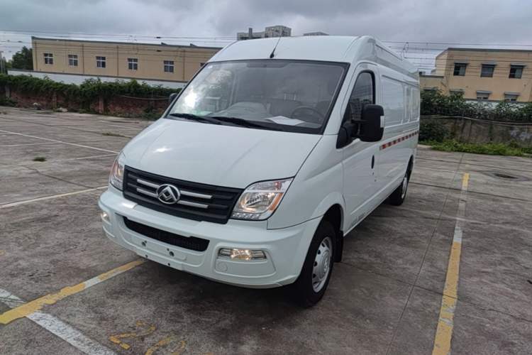 Used SAIC MAXUS Xintu V80 2023 2.0T Manual Classic City Delivery King Long Wheelbase Mid-Roof 3-Seater