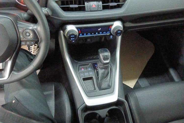 Used Toyota Wildlander 2021 2.0L CVT Two-Wheel Drive Luxury Edition Gear Lever