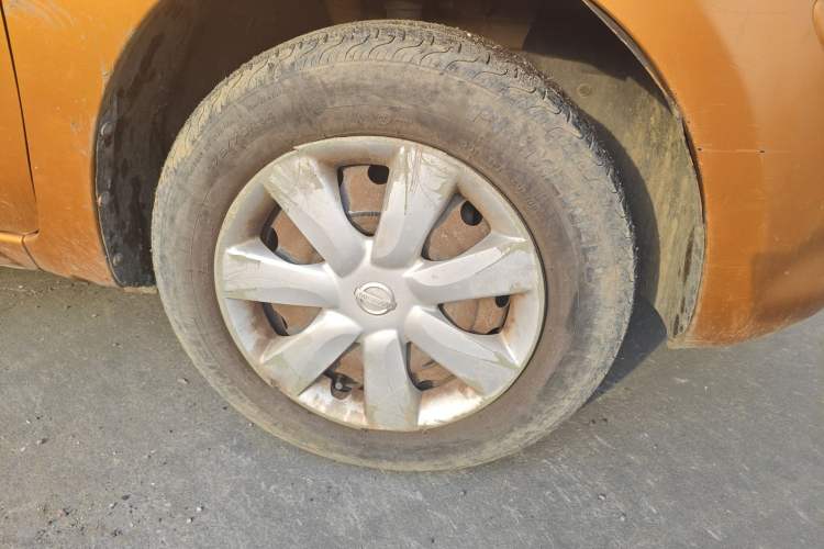 Used Nissan March 2010 1.5L Manual Easi-Style Edition Right Front Wheel Hub