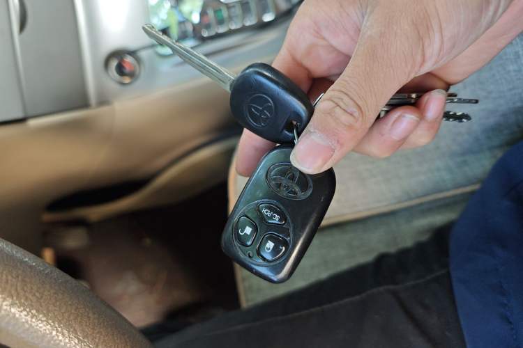 Used Toyota Corolla EX 2011 1.6L Automatic Classic Edition Vehicle Key