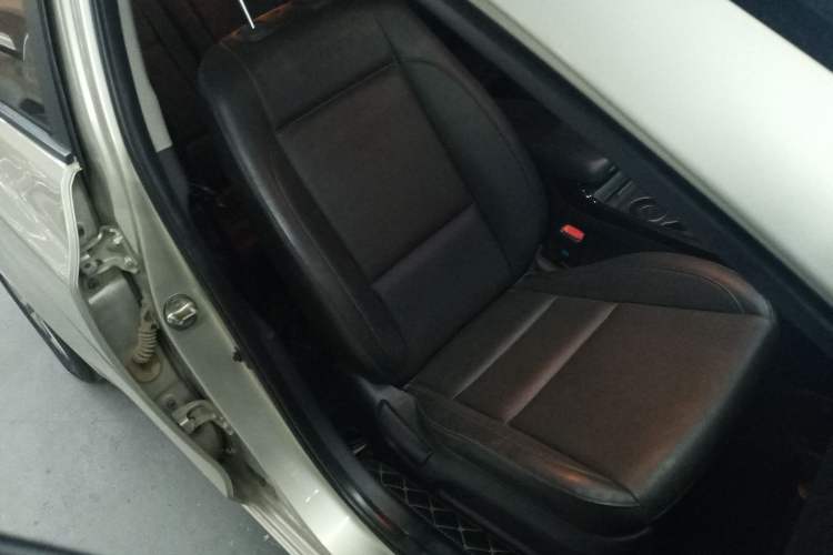 Used Hyundai Mistra 2014 1.8L Automatic Smart GLS Right Front Seat