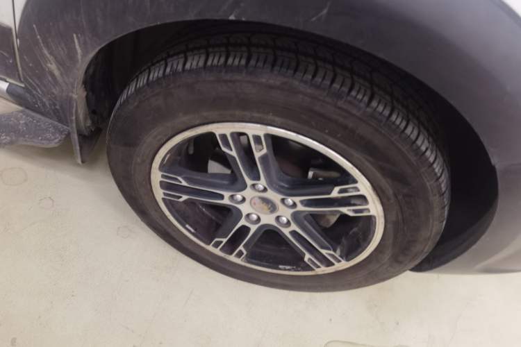 Used FORTHING Joyear SUV 2012 1.6L Luxury Model
