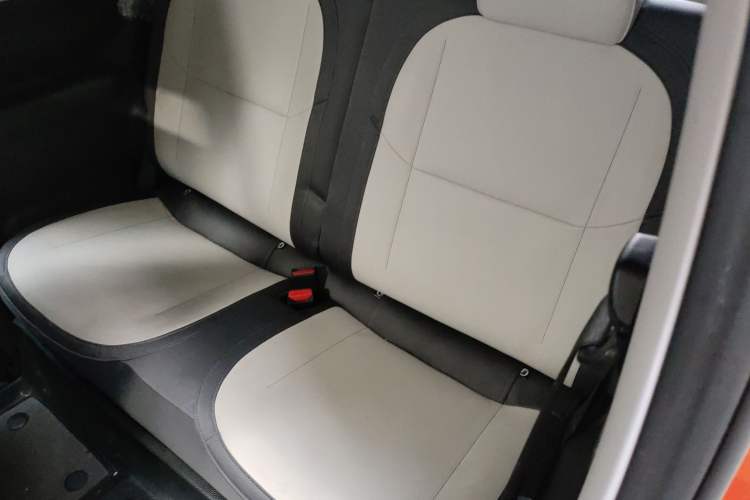 Used Geely Galaxy Panda 2025 210km Panda Rider Left Rear Seat