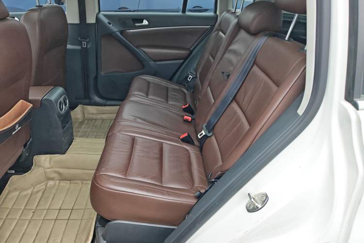 Used Volkswagen Tiguan 2013 2.0 TSI Automatic All-Wheel Drive Luxury Edition Left Rear Seat