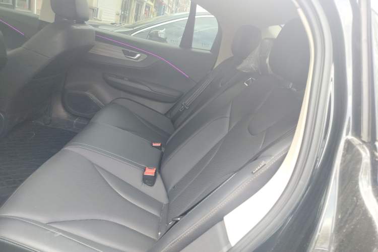 Used Hongqi E-QM5 2024 610 km PLUS
