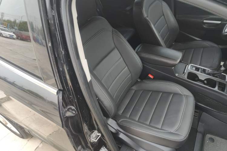 Used Ford Kuga 2017 EcoBoost 180 Two-Wheel-Drive Tiger Leap Model
