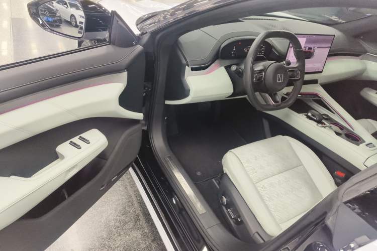 Used Zeekr 001 2024 WE Edition 95 kWh All-Wheel Drive Driver Seat