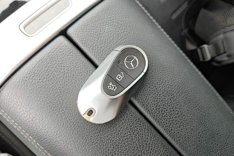 Used Mercedes-Benz C-Class 2023 Second Facelift C 260 L Sport Edition Vehicle Key