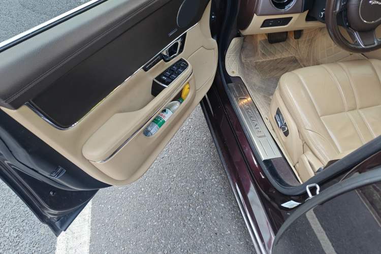 Used Jaguar XJ 2015 XJL 3.0 SC Elegant Business 80th Anniversary Limited Edition Driver Seat