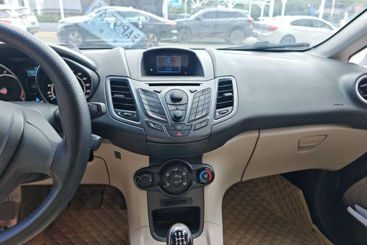 Used Ford Fiesta 2013 Sedan 1.5L Manual Fashion Edition