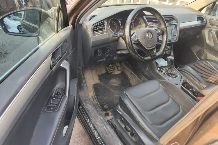 Used Volkswagen Tiguan L 2017 330TSI Automatic Two-Wheel Drive Luxury Edition
