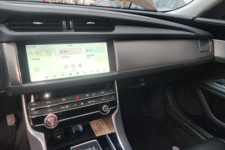 Used Jaguar XFL 2020 XFL 2.0T P200 Two-Wheel-Drive Elite Edition Audio And AC Panel