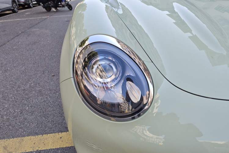 Used ORA Good Cat 2023 401 km Standard Range Luxury Version Lithium Iron Phosphate Exterior 6