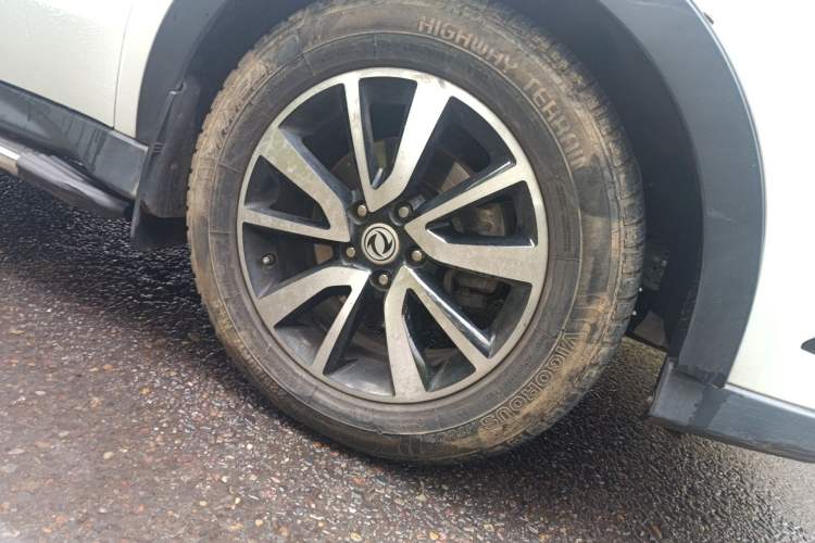 Used Dongfeng Fengon 580 2016 1.5T CVT Comfort Model Right Front Wheel Hub