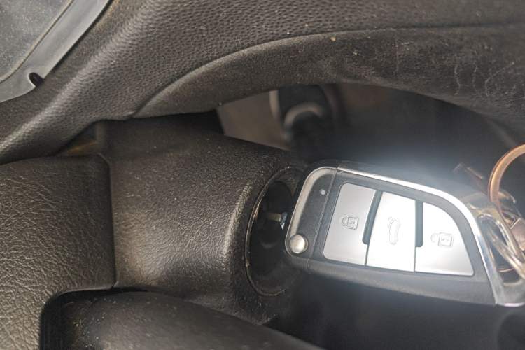 Used Peugeot 307 2013 Hatchback 1.6L Automatic Comfort Edition
