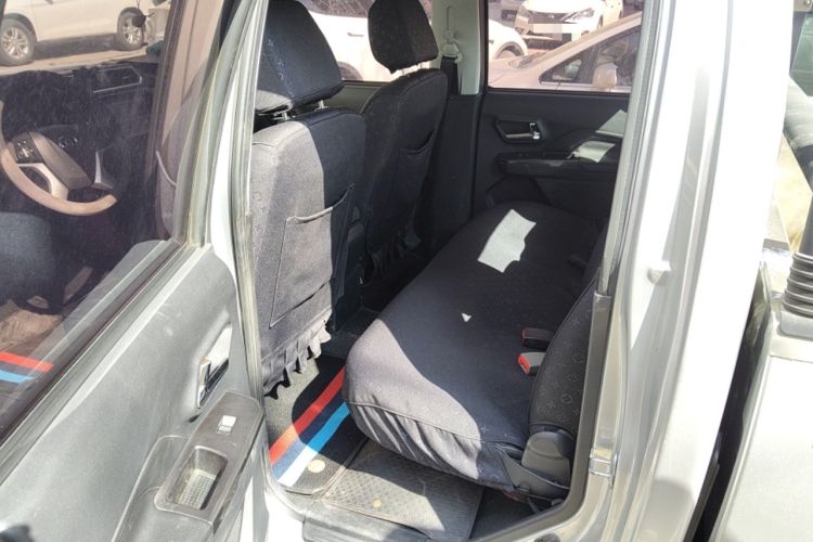 Used Great Wall Wingle 5 2017 2.0T European-spec Diesel Two-Wheel-Drive Entry-Level Big Double-Cab GW4D20D Left Rear Seat