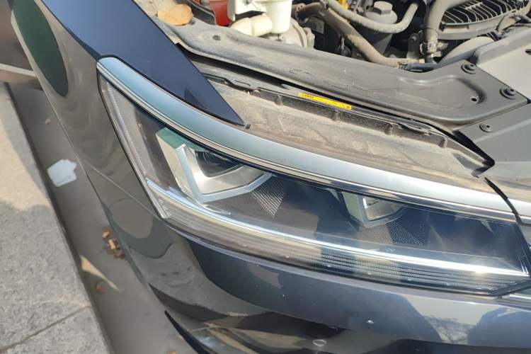 Used Volkswagen Passat 2017 330TSI DSG Luxury Edition Right Front Headlight