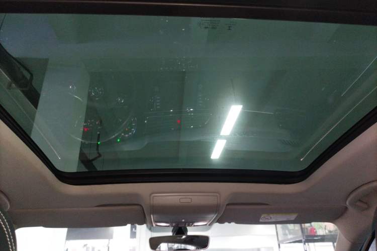 Used Volkswagen Tiguan L 2017 330TSI Automatic Two-Wheel Drive Luxury Edition Headliner