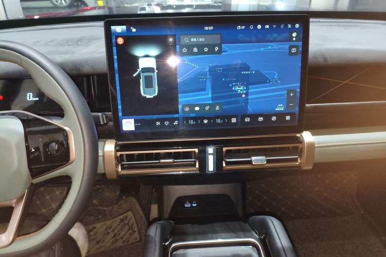 Used iCAR 03 2024 501km Two-Wheel Drive Long-Range Version Audio And AC Panel