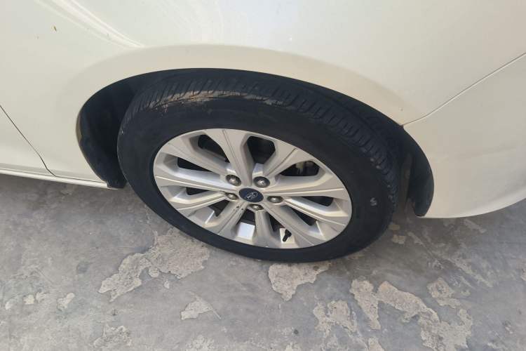 Used Ford Escort 2015 1.5L Automatic Fashion Model