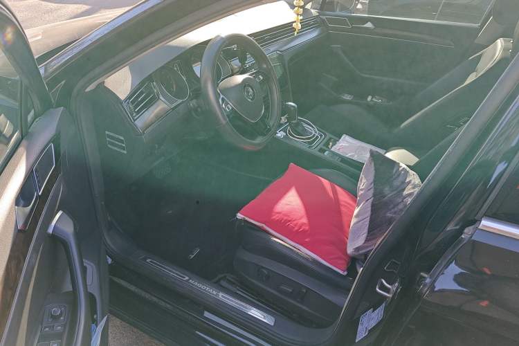 Used Volkswagen Magotan 2017 330TSI DSG Luxury Model
