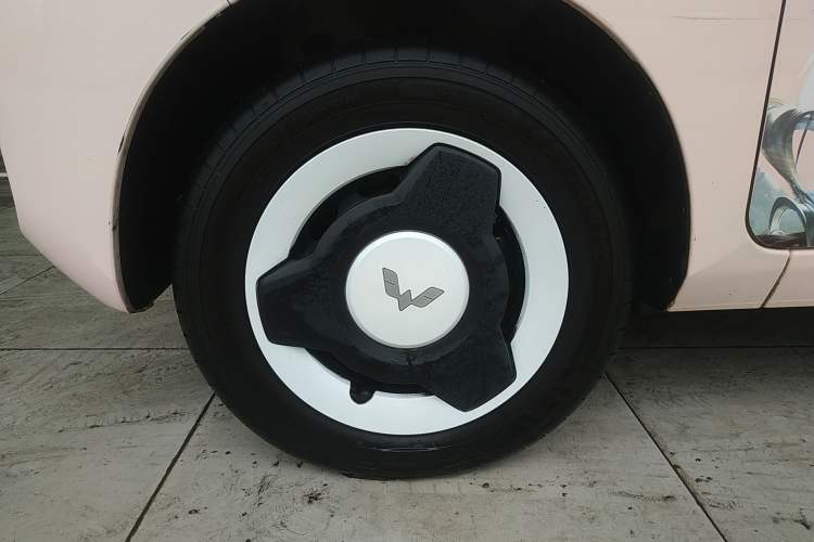 Used Wuling Hongguang MINIEV 2022 Macaron Premium Model – Lithium Ternary Battery
