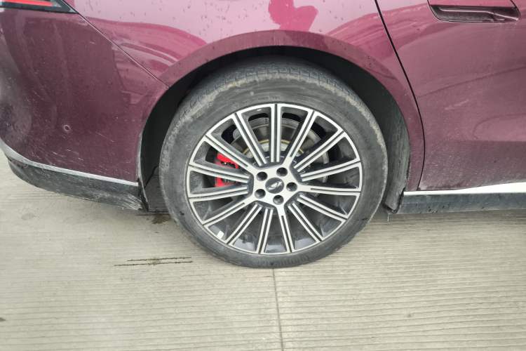 Used Chery Fulwin A9L 2025 Model, Four-Wheel Drive High-Energy Peak Edition Right Rear Wheel Hub